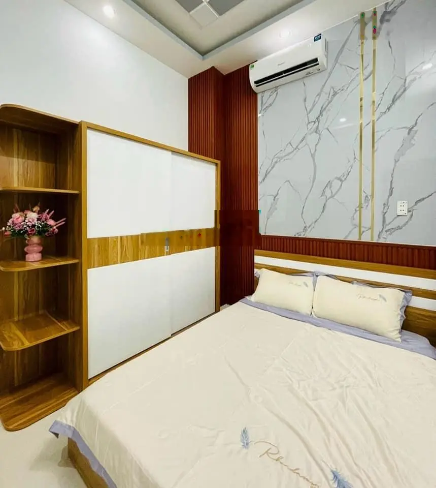 Nhà mới đẹp 1/ Phó Cơ Điều, Q11, 4,5x13m, 1 trệt 2 lầu, 4PN, 5WC, đang cho thuê 10tr/tháng