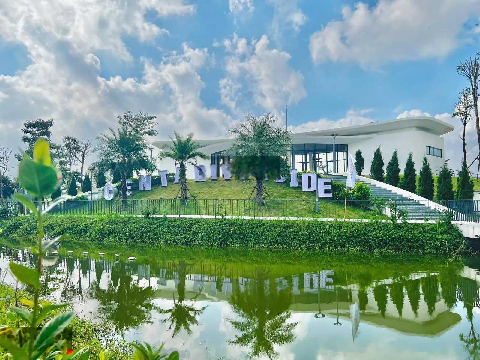 Vốn từ 4,x tỷ sở hữu biệt thự 180m2 View hồ, cách Long Biên 12km. Giá gốc CĐT, lãi suấT 0%/1 năm