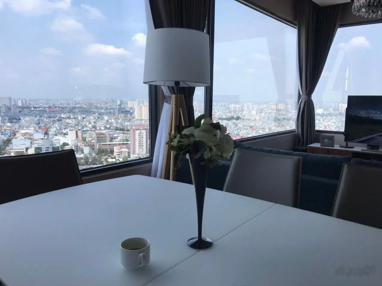 Bán căn hộ Kingdom 101, 3PN, 105m2, nội thất, giá 8 tỷ, liên hệ: 0908 435 *** xem nhà