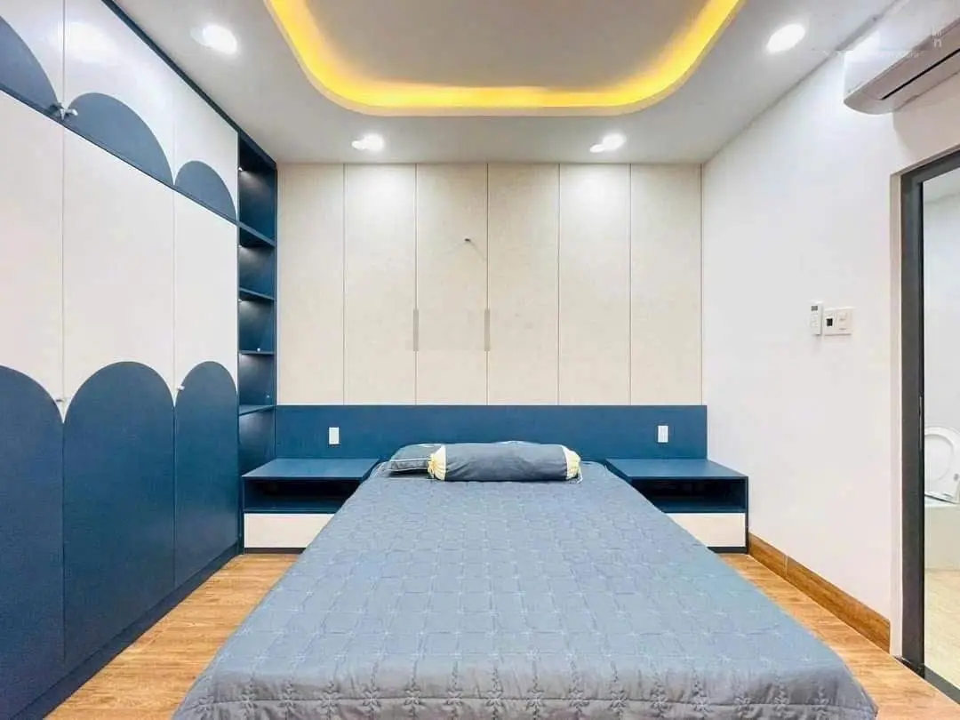 Bán nhà 60m2 đường Số 13 gần hồ bơi Vân Đồn, Q4 giá 3 tỷ 180. Xây 1 trệt 4 lầu - có 5 phòng ngủ