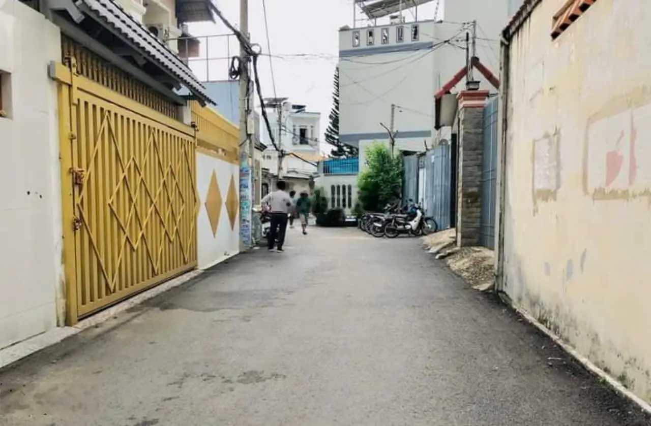 Bán nhà đẹp 4 tầng, xe hơi ngủ trong sân, Đường Kha Vạn Cân, Linh Tây, Thủ Đức,130m2, giá hơn 8 tỷ