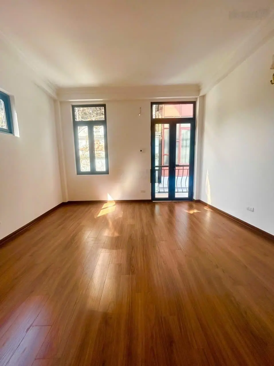 Chỉ 4.55 tỷ sở hữu ngay nhà 4.5 tầng, 3 ngủ tại 467 Lĩnh Nam, Hoàng Mai