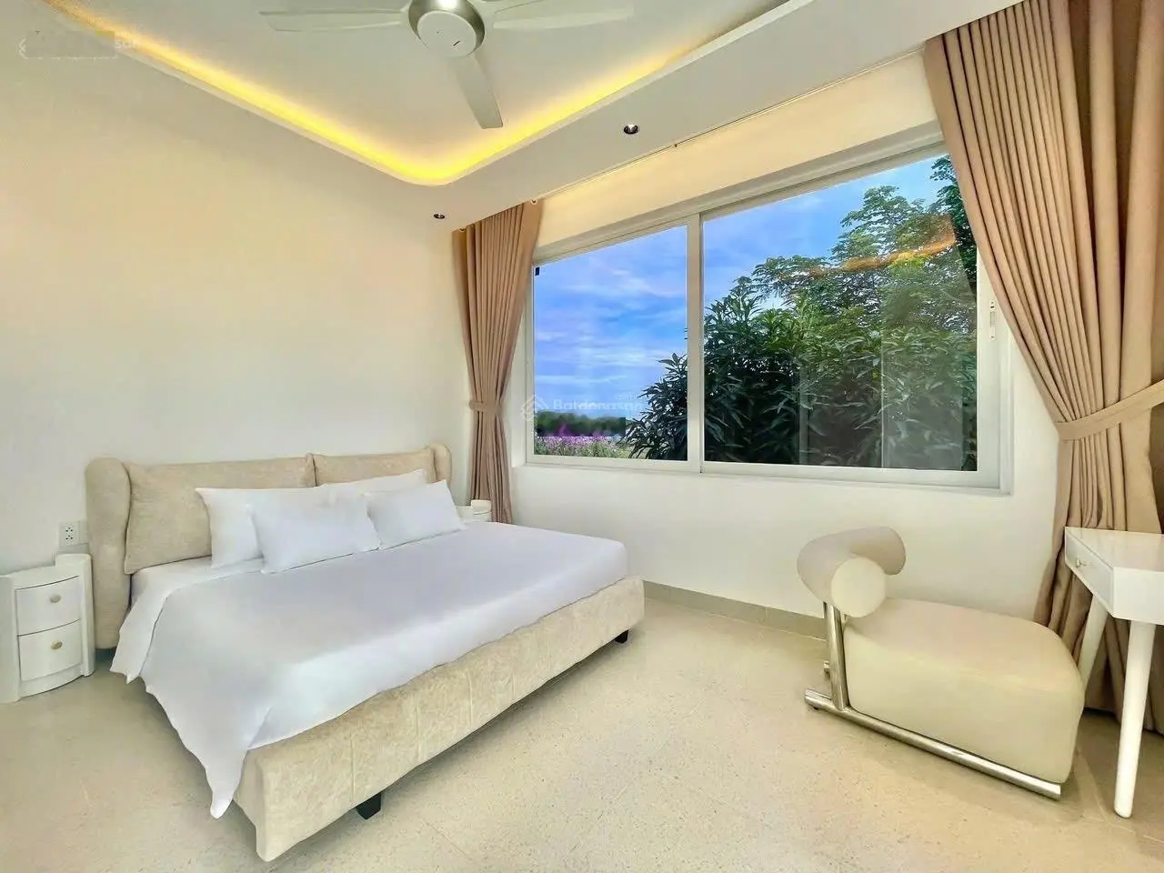 Bán biệt thự 03 mặt tiền sát biển Thọ Quang view núi view vịnh Sơn Trà