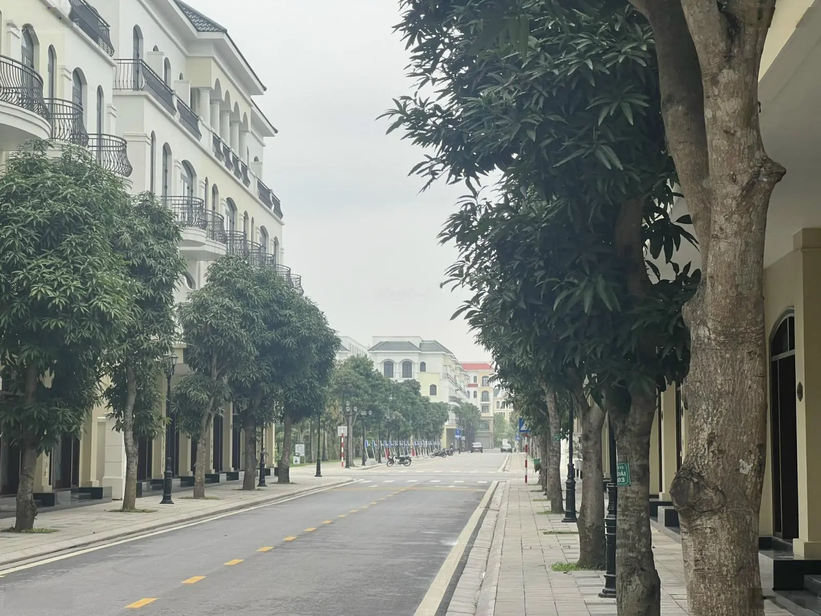 Cắt sâu LK 60m2 hoàn thiện 5 tầng San Hô sát hồ giá 9.x tỷ Vinhomes Ocean Park 2