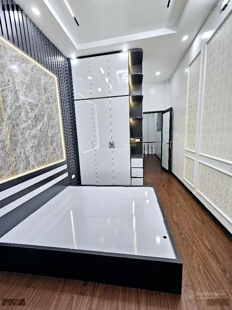 Bán nhà riêng 40m2, 6,45 tỷ, 3PN + 4WC, view đẹp tại Thanh Nhàn, Q. Hai Bà Trưng, HN