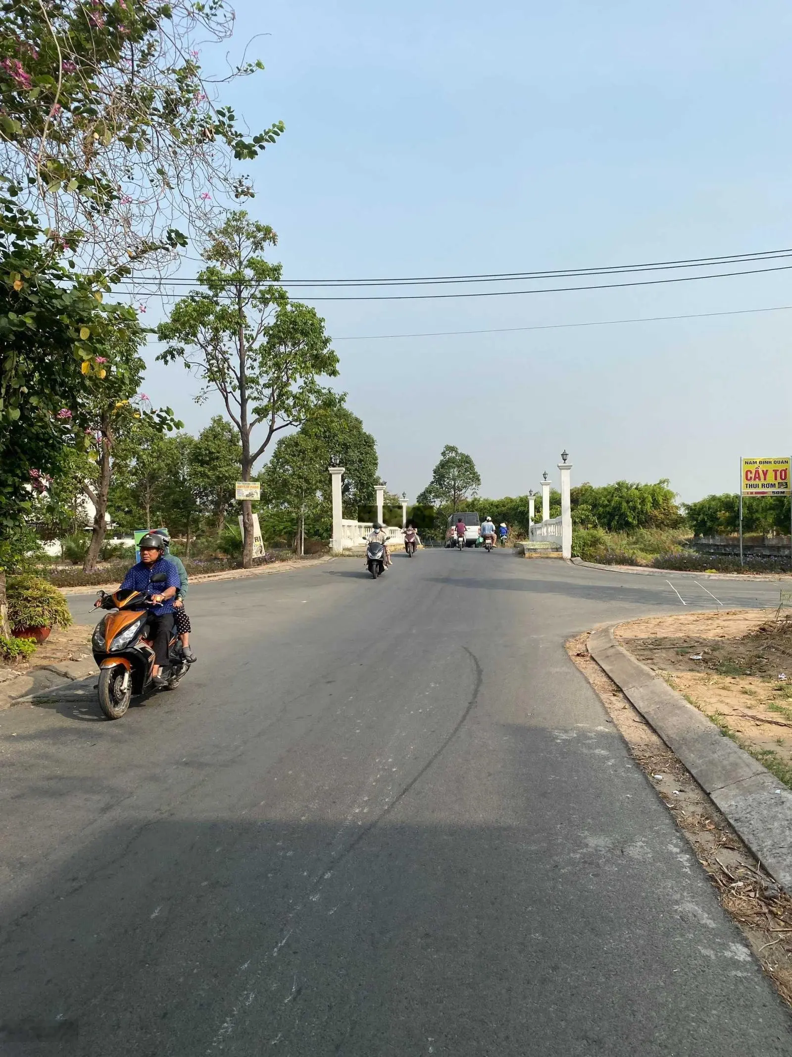 Đất 129m2 (6x21,8) thổ cư, có sổ hồng riêng, ngay gần sông thoáng mát