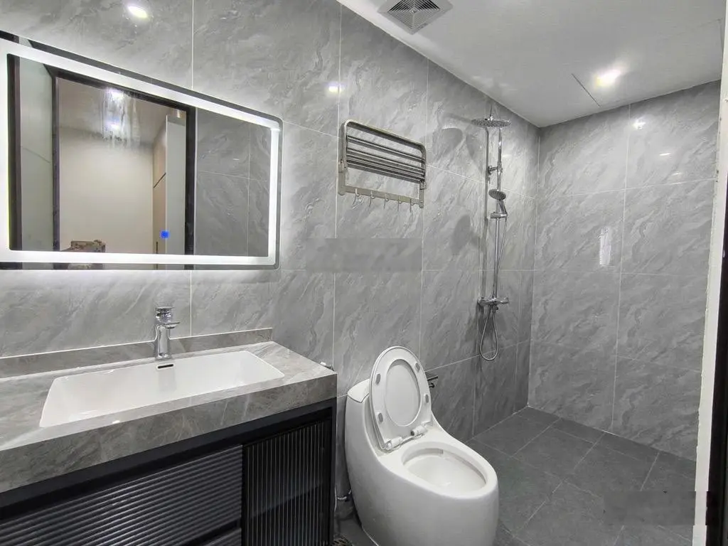 Chỉ 130 triệu/m2 sở hữu nhà 5 tầng phố Ngọc Thụy, đường thông, view công viên, 47m2, full nội thất