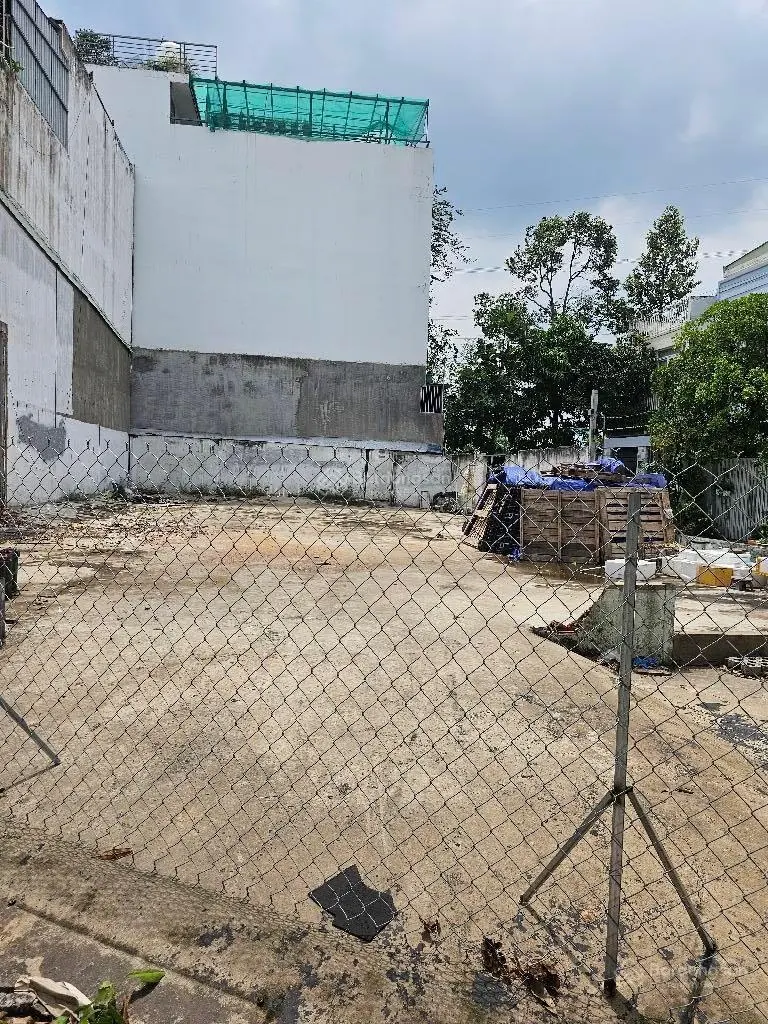Bán Đất lô góc 2 mặt tiền Lê thị tám Nhà bè - 11x27 full thổ cư cạnh kdc phú Xuân siêu kinh doanh