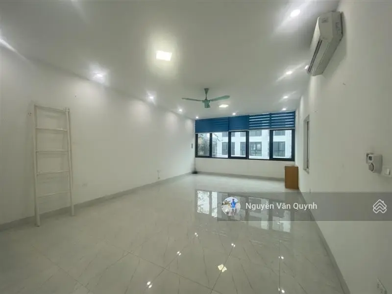 Cần bán nhà mặt Phố Xuân Diệu, diện tích 52m2, nhà 4 tầng, mặt tiền 5.4m vuông đẹp, giá 28.8 tỷ