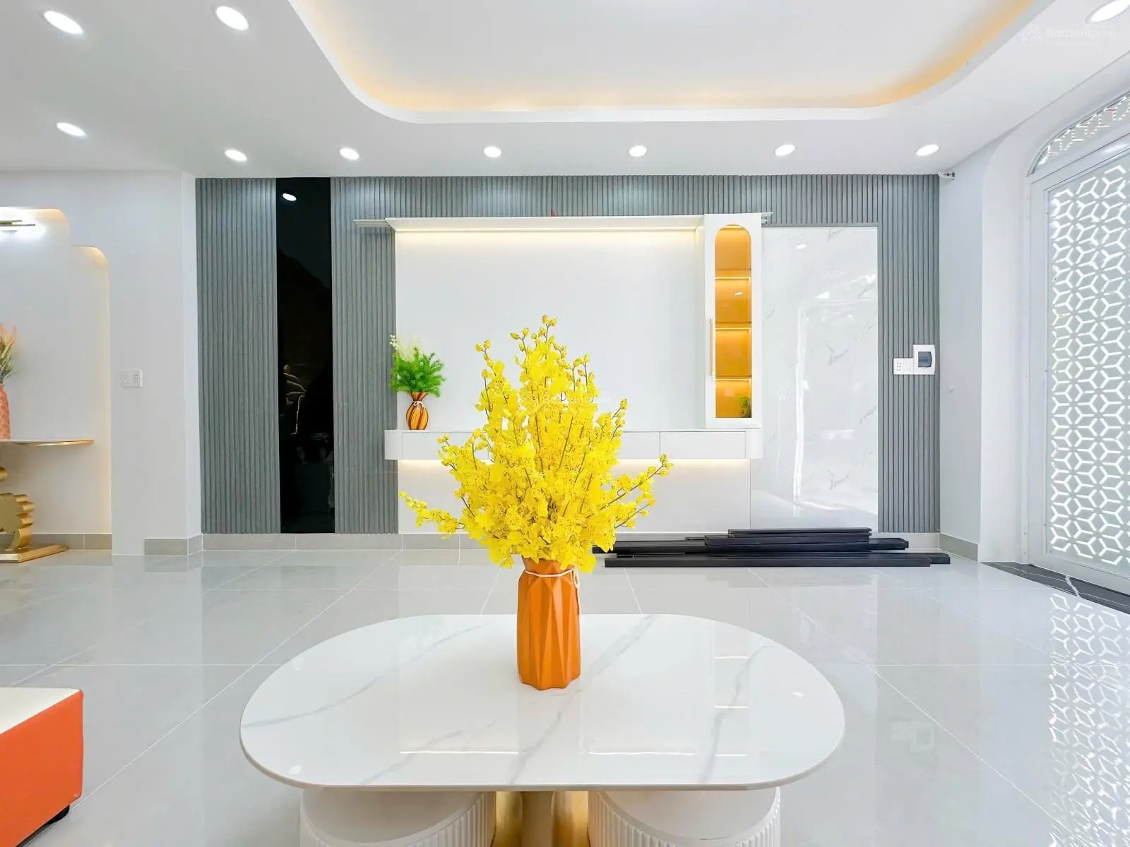 Bán nhà sổ riêng 58,9m2 xây dựng 4 tầng full nội thất gần sát Quận 7 chỉ 300m