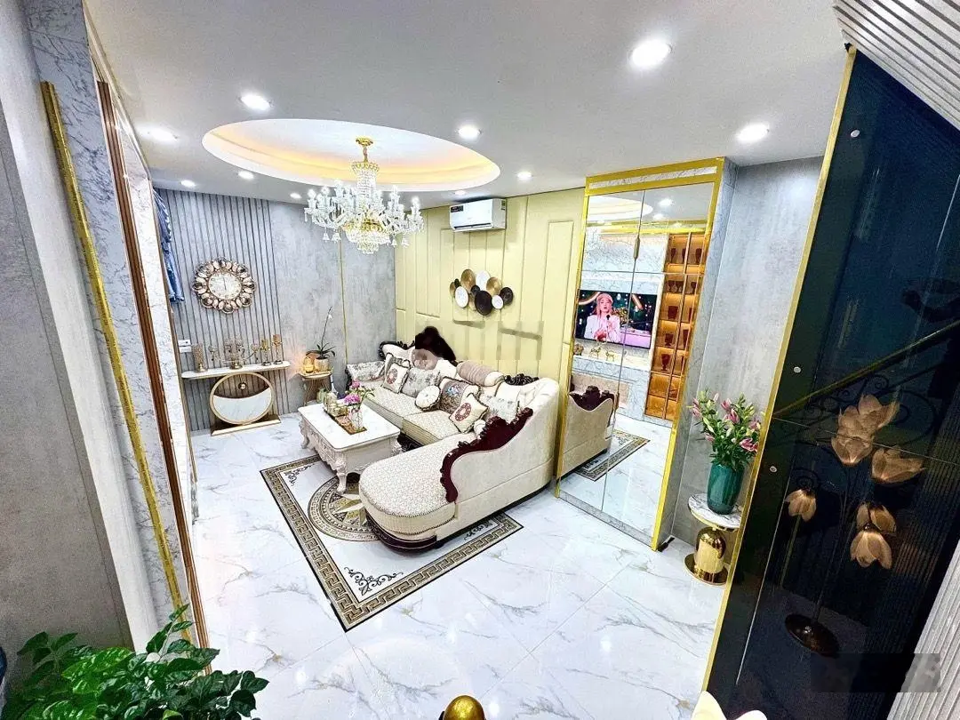 Bán nhà thang máy Kim Liên Đống Đa, 4 tầng x 33m2, trung tâm Đống Đa, mặt tiền 3,7m giá nhỉnh 8 tỷ