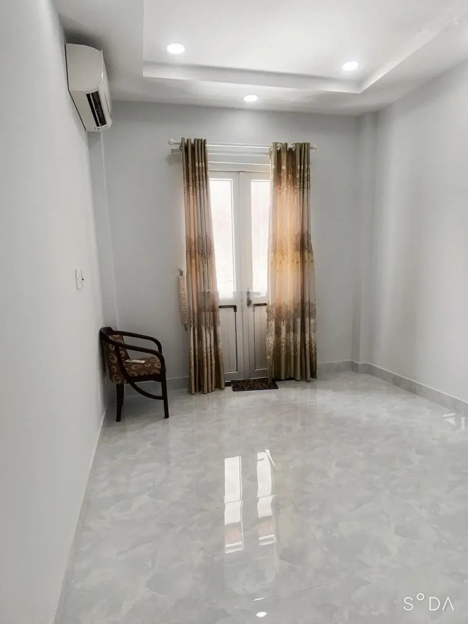 Cần bán gấp nhà riêng Tăng Bạt Hổ, P. 11, giá 3,99 tỷ thương lượng