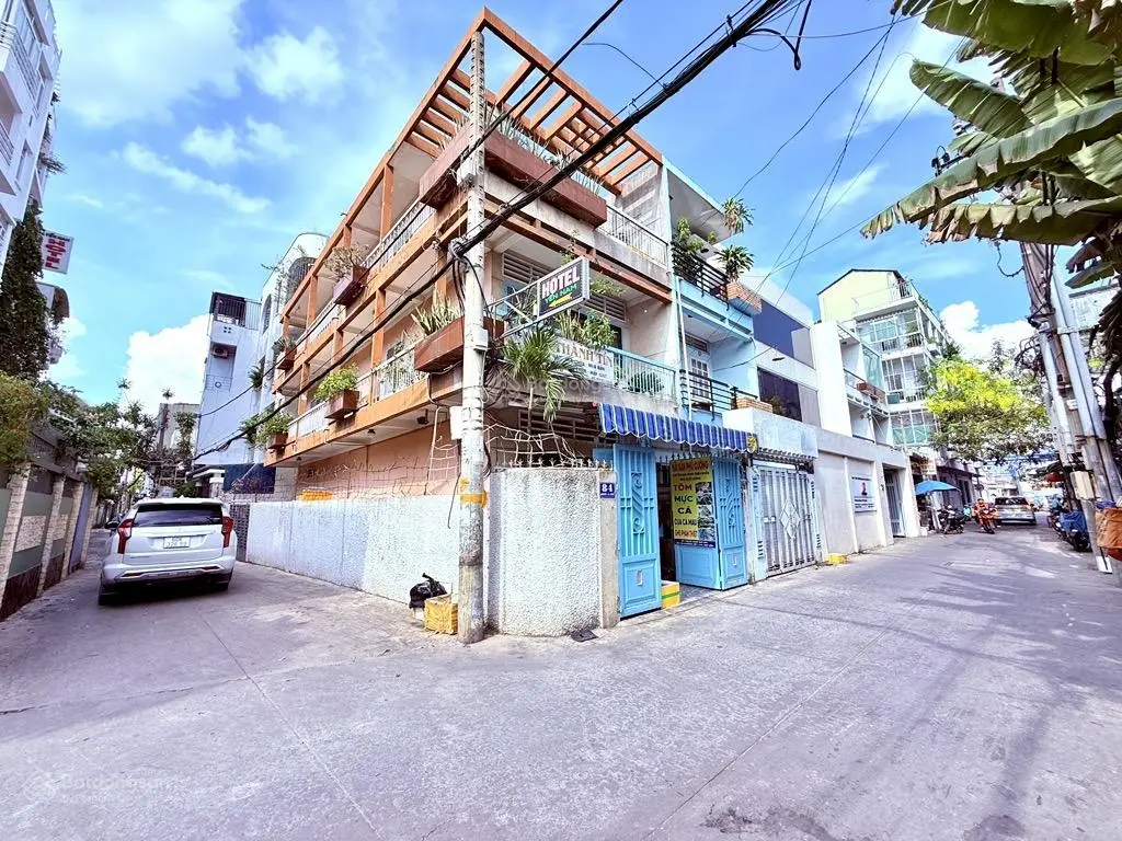 Siêu phẩm - gần đại học công nghiệp - đường số 1 - 5pn - 4 tầng.