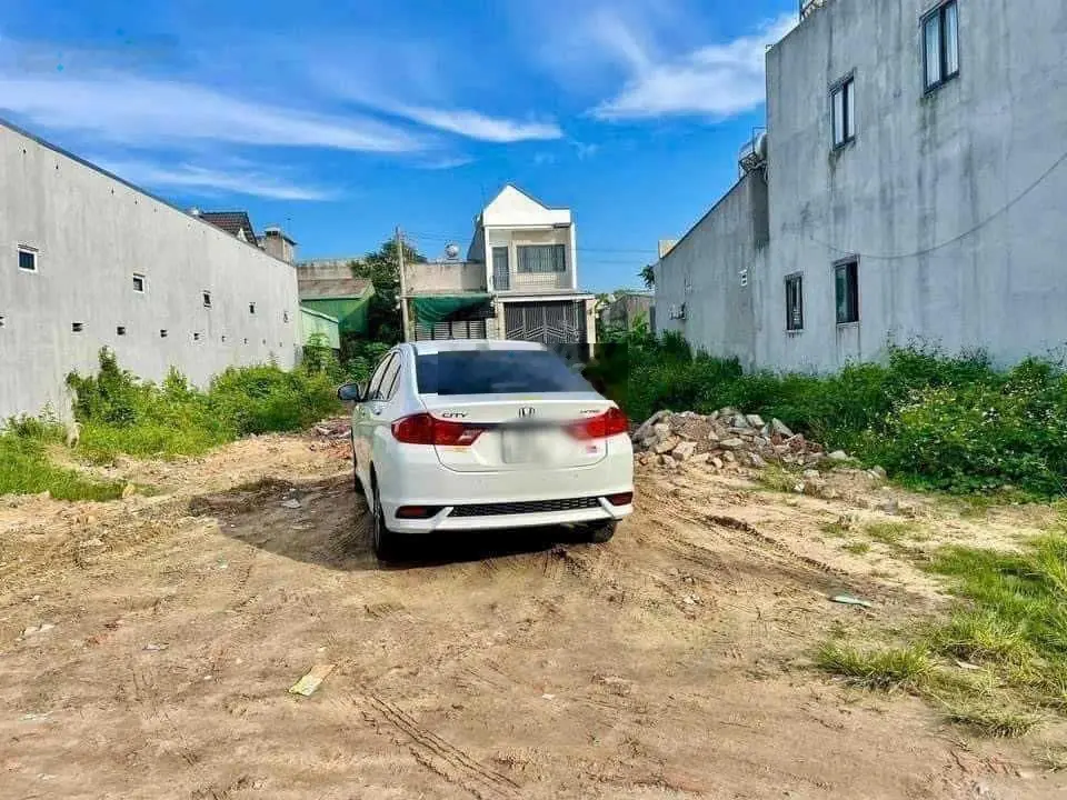 Mặt tiền đường chính chu văn an, 176m2 giá 1 tỷ 7, ngay chợ văn hải , shr !
