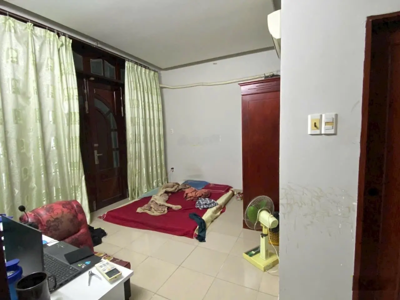Bán nhà Q7, ngang 6,4m x 16m Nhà 3 tầng 3pn 4wc sổ cn 85m2 hoàn công đường Huỳnh Tấn Phát.