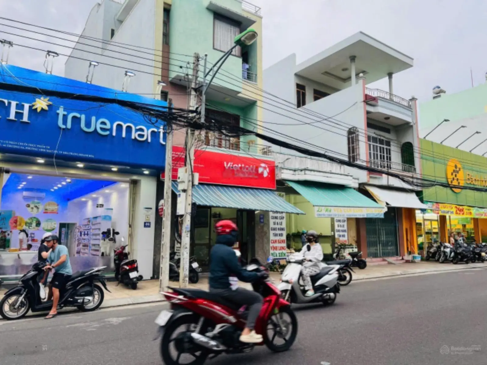 Bán nhà phố 3 tầng mặt tiền đường Trường Sa - Chợ Bình Tân - Nha Trang