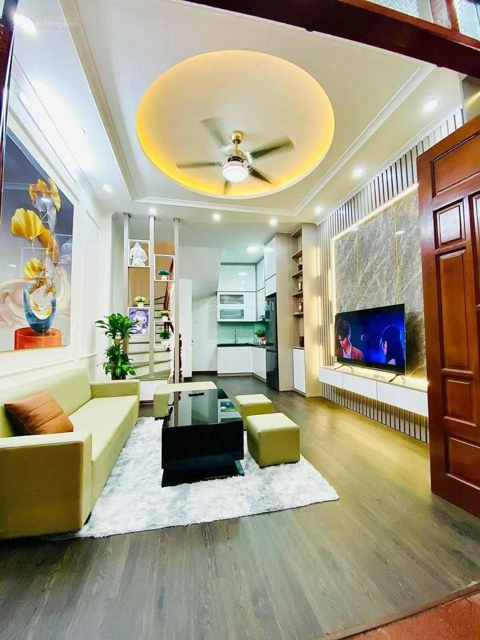 Bán nhà gần phố chính, cạnh hồ Đền Lừ nhà mới sổ nét giá chỉ 6 tỷ