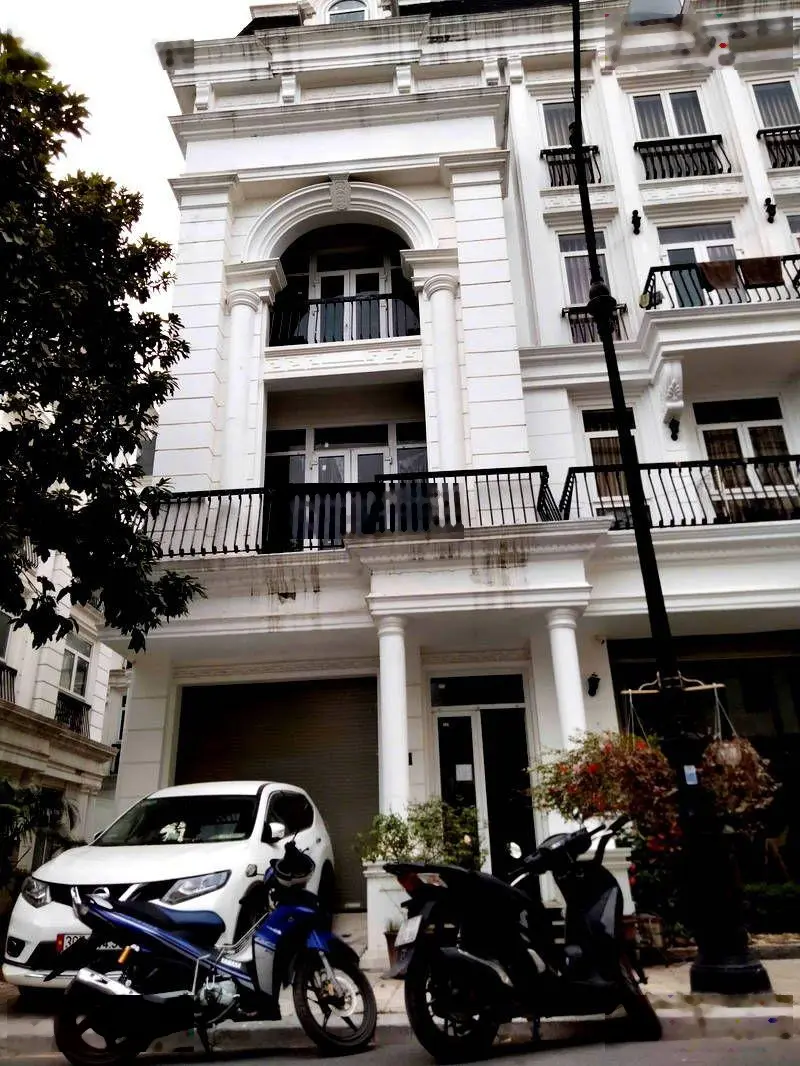 Bán biệt thự Louis Đại Mỗ. Diện tích: 99m2. Giá 31,5 tỷ.Gọi em 0936936683.Xem nhà lm việc chính chủ