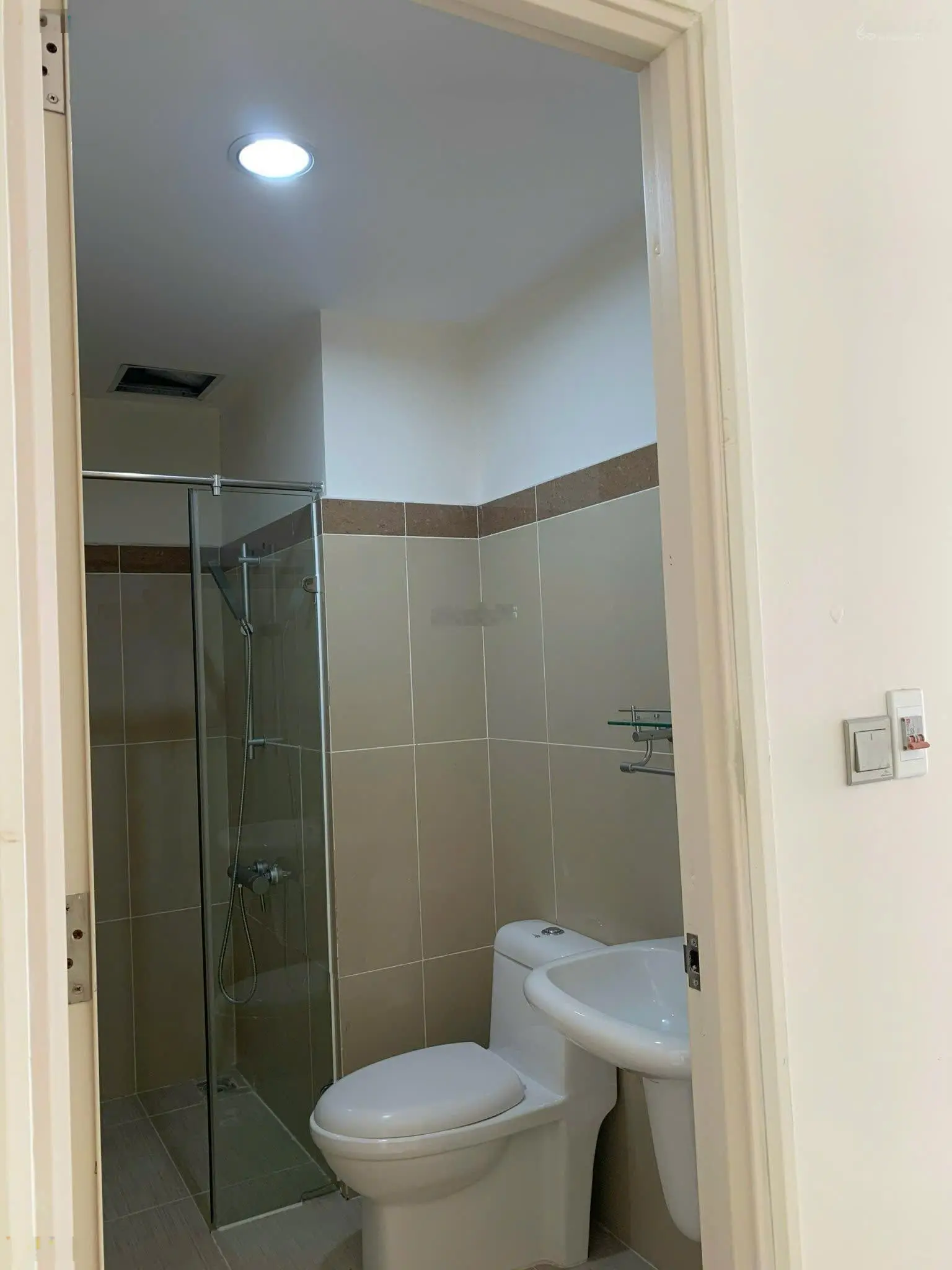 Bán căn hộ 161m2 3pn/4wc giá cực rẻ chỉ 2 tỷ 850 tại era town đức khải quận 7