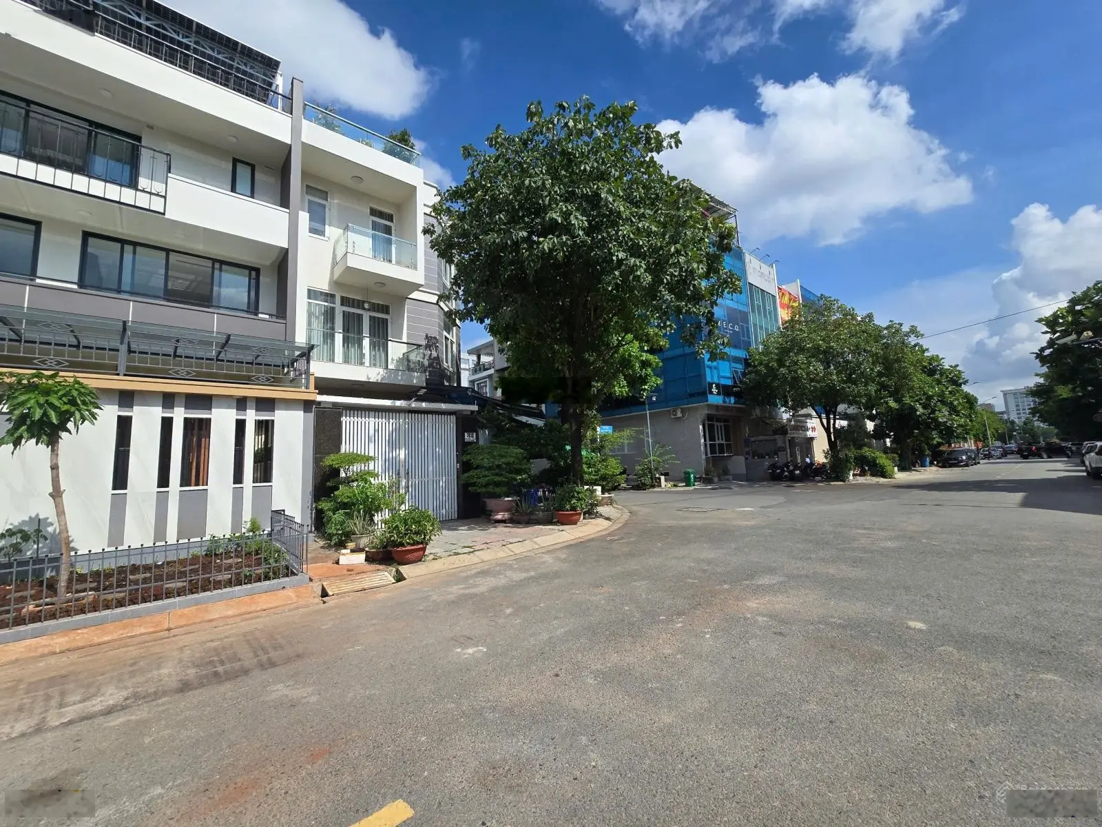 Bán nhà mặt tiền Nguyễn Quý Cảnh - Song Hành Q2, TPHCM, 70 tỷ, 199m2, pháp lý đầy đủ, mặt tiền 20m