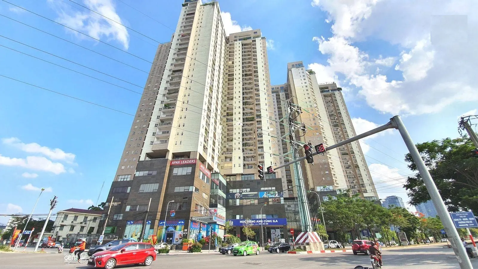 Chủ nhà tin tưởng gửi em bán nhanh căn 3N ở Golden Palace Mễ Trì full nội thất rất đẹp giá 55tr/m2