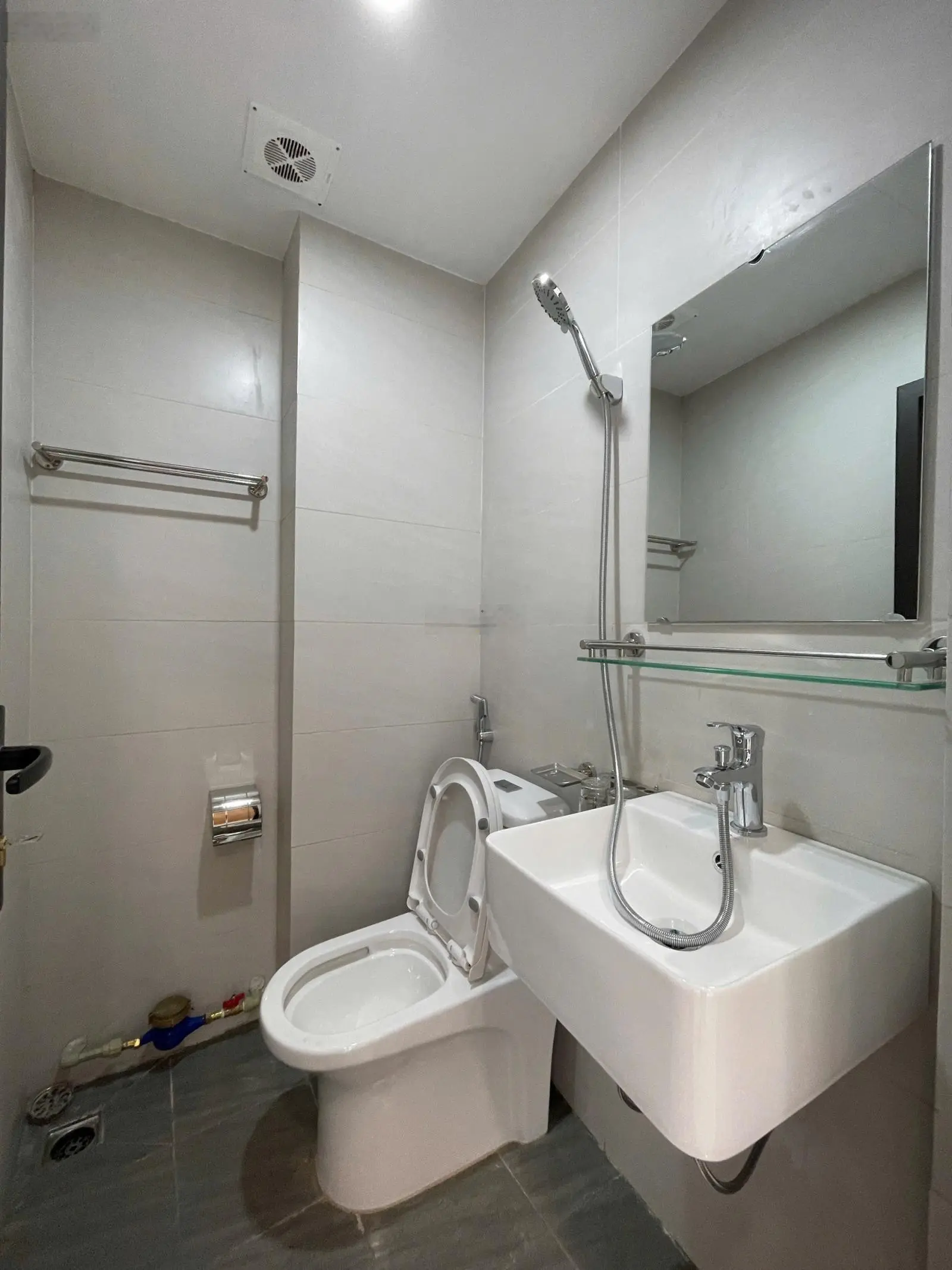 Chính chủ bán căn hộ dịch vụ ở 44m2, 6 tầng, doanh thu 50tr/ tháng gần Bách Kinh Xây
