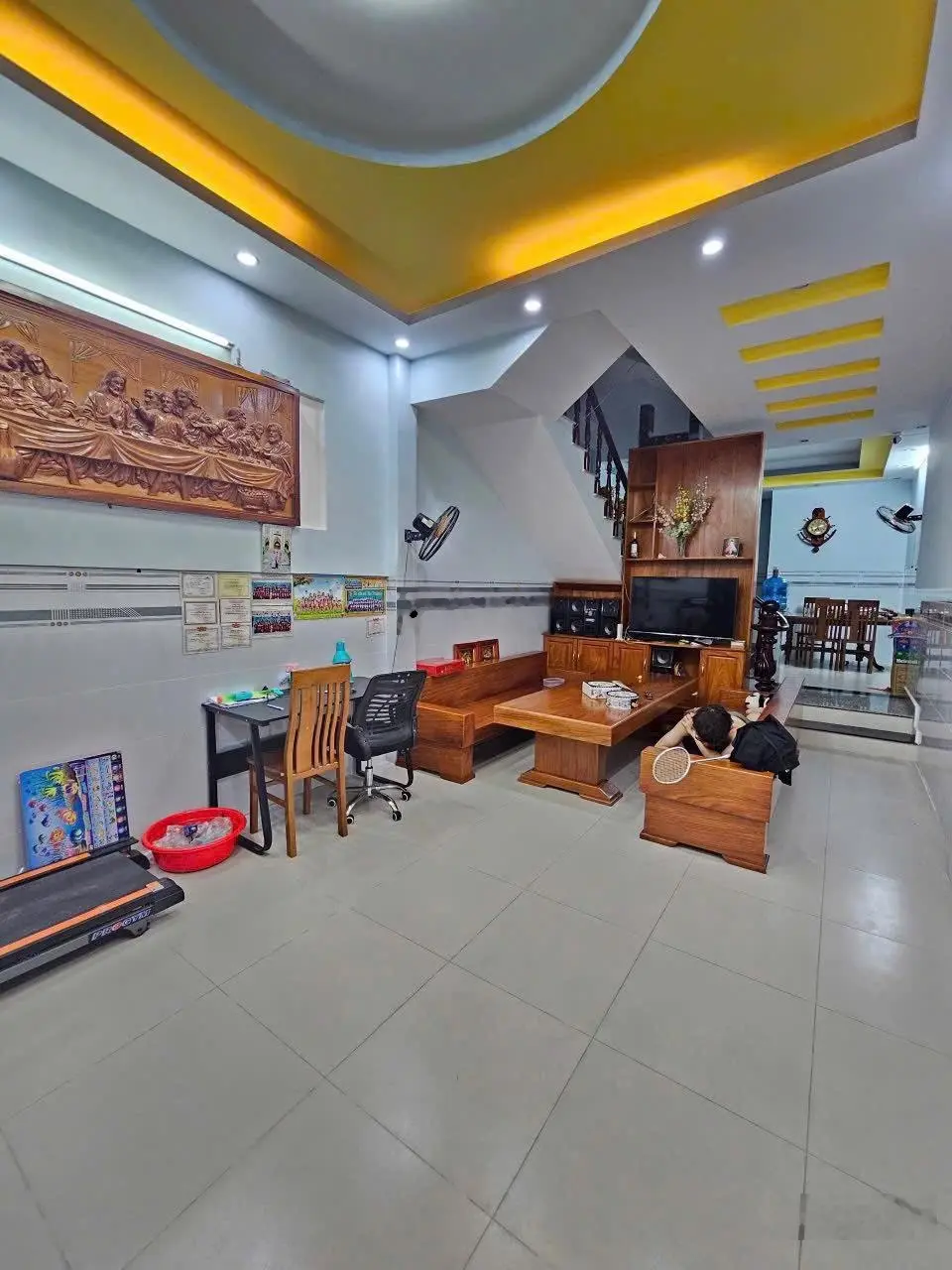 Bán gấp căn nhà ngay chợ Bình Chánh 5x20 đang cho thuê bán cửa hàng điện nước 20tr/tháng giá 1tỷ125