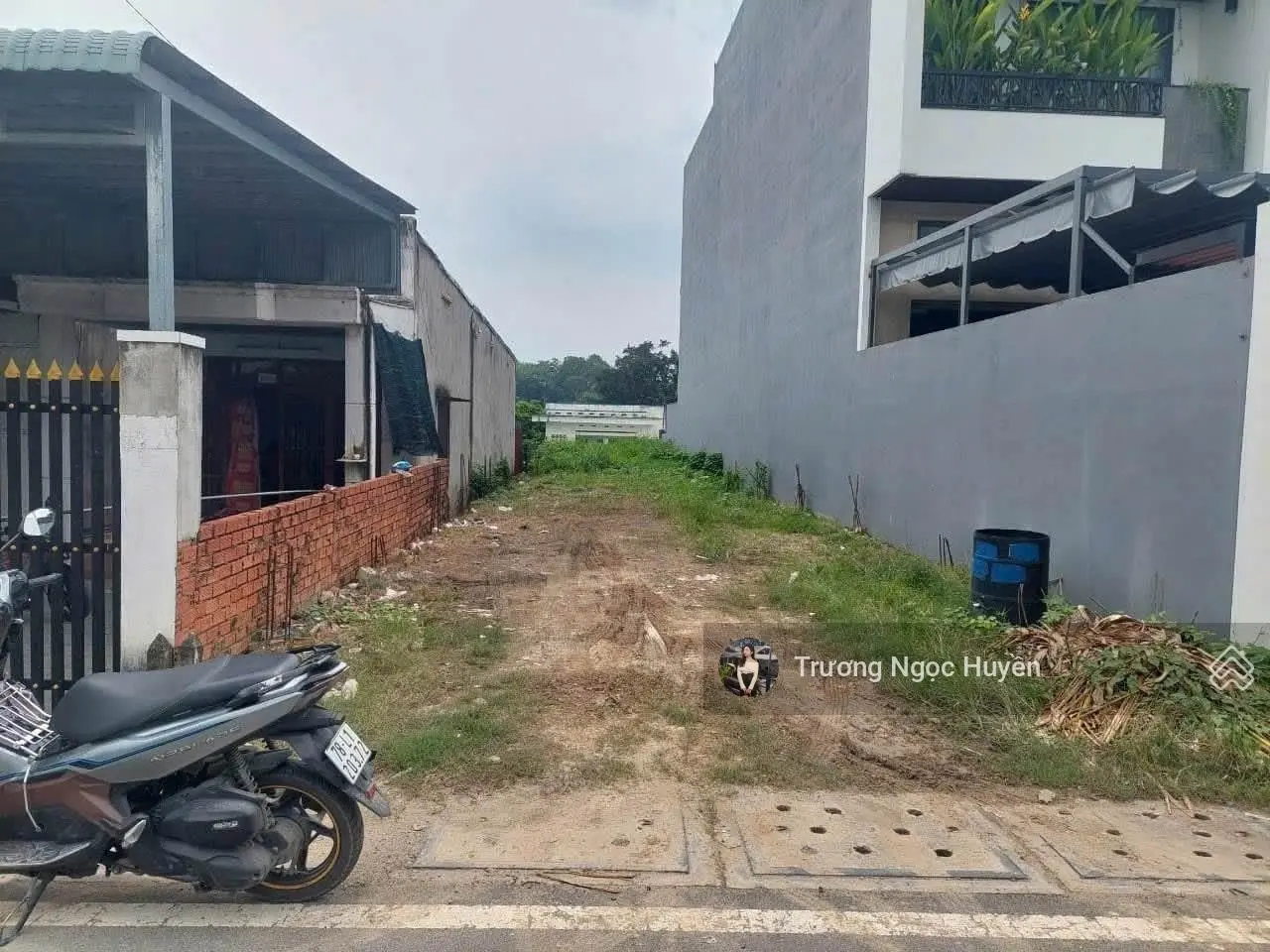 Cần ra đi lô đất Đ. Minh Mạng, gần Trung Tâm Thương Mại Hòn Đất, Kiên Giang DT 120m2 /700triệu. SHR