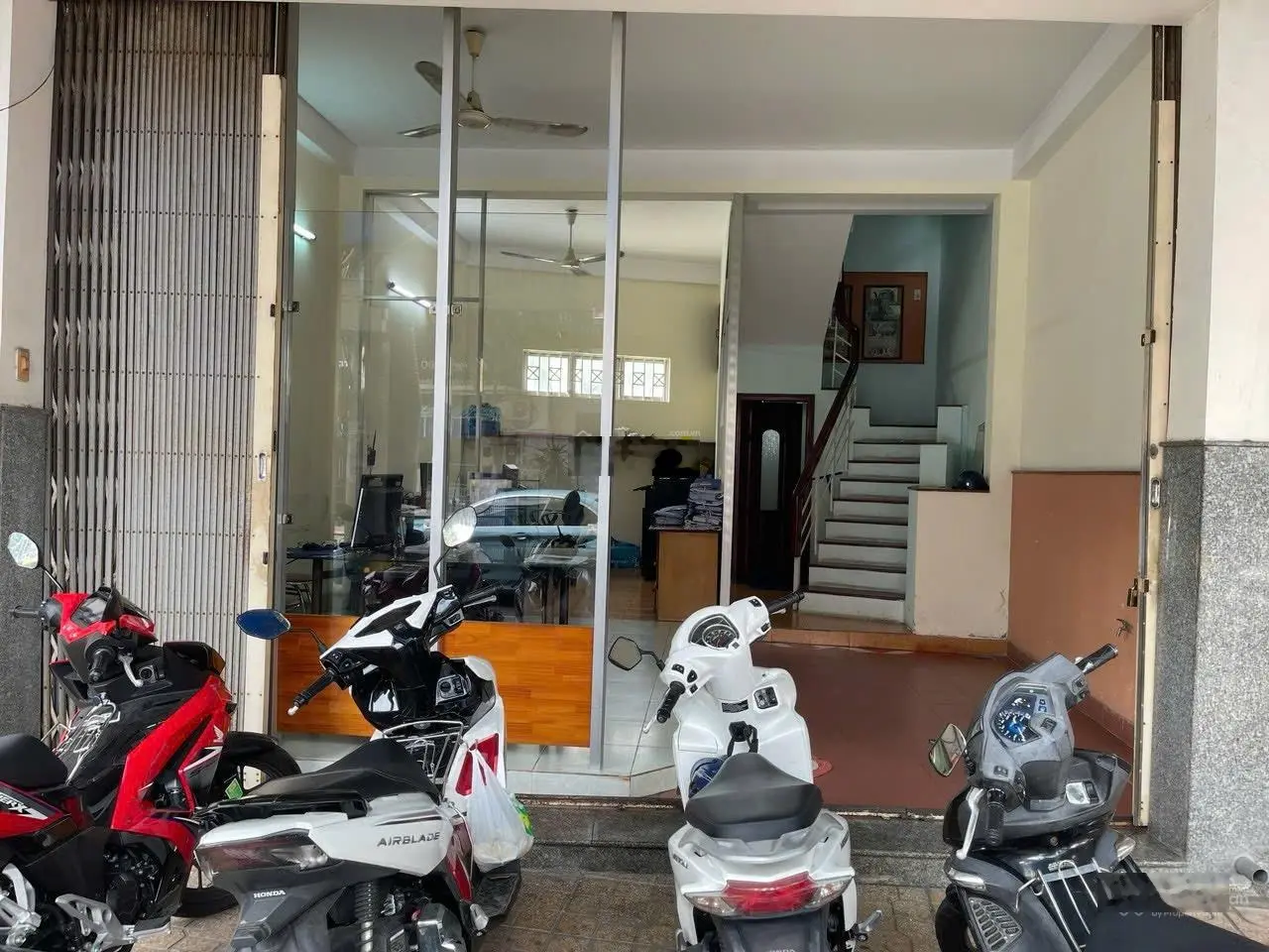 Hạ giá rẻ nhất thị trường nhà 3 tầng MT Nguyễn Thị Minh Khai chỉ 8,5 tỷ, ngang 5,4m