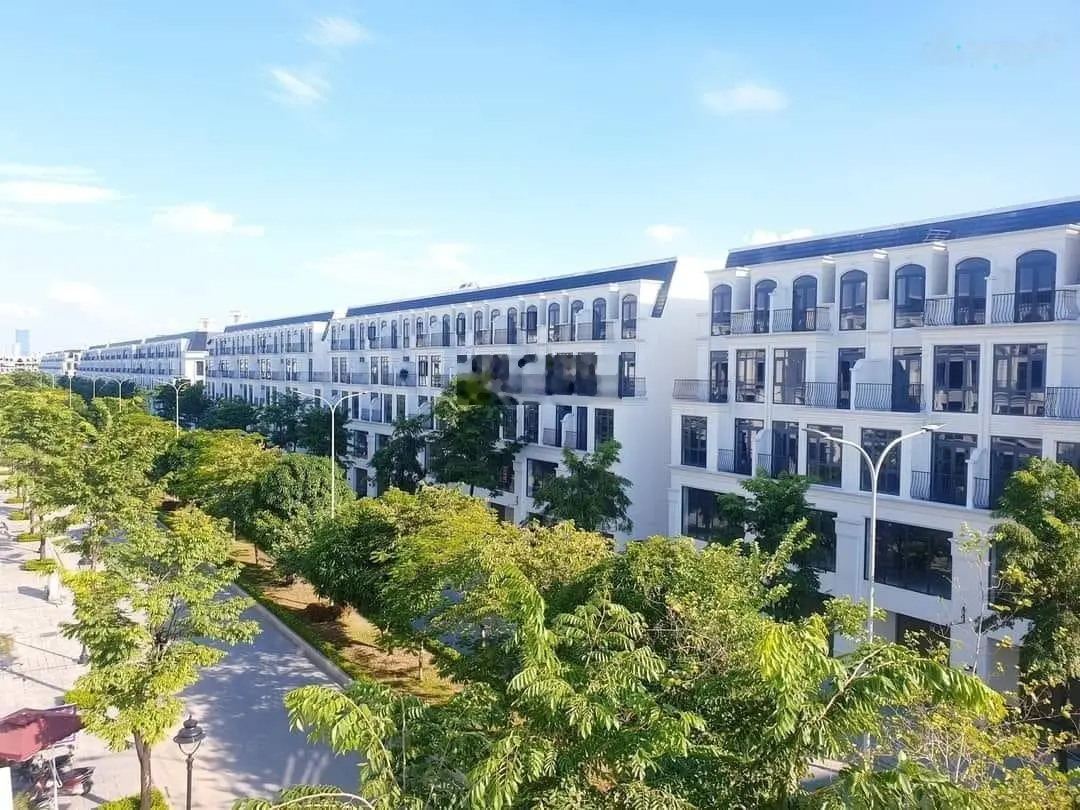 Cần bán liền kề khu Anh Quốc dự án Hinode Royal Park. Diện tích 95m2 giá 21,5 tỷ. LH: 0966761190