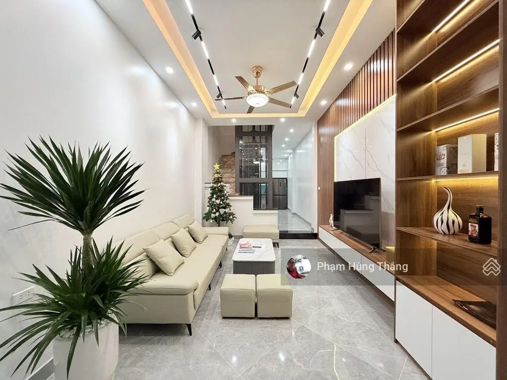 Bán nhà gần mặt phố trần khát chân. hai bà trưng. gần 40m. 5 tầng, thang máy. giá 1o tỷ còn tl.
