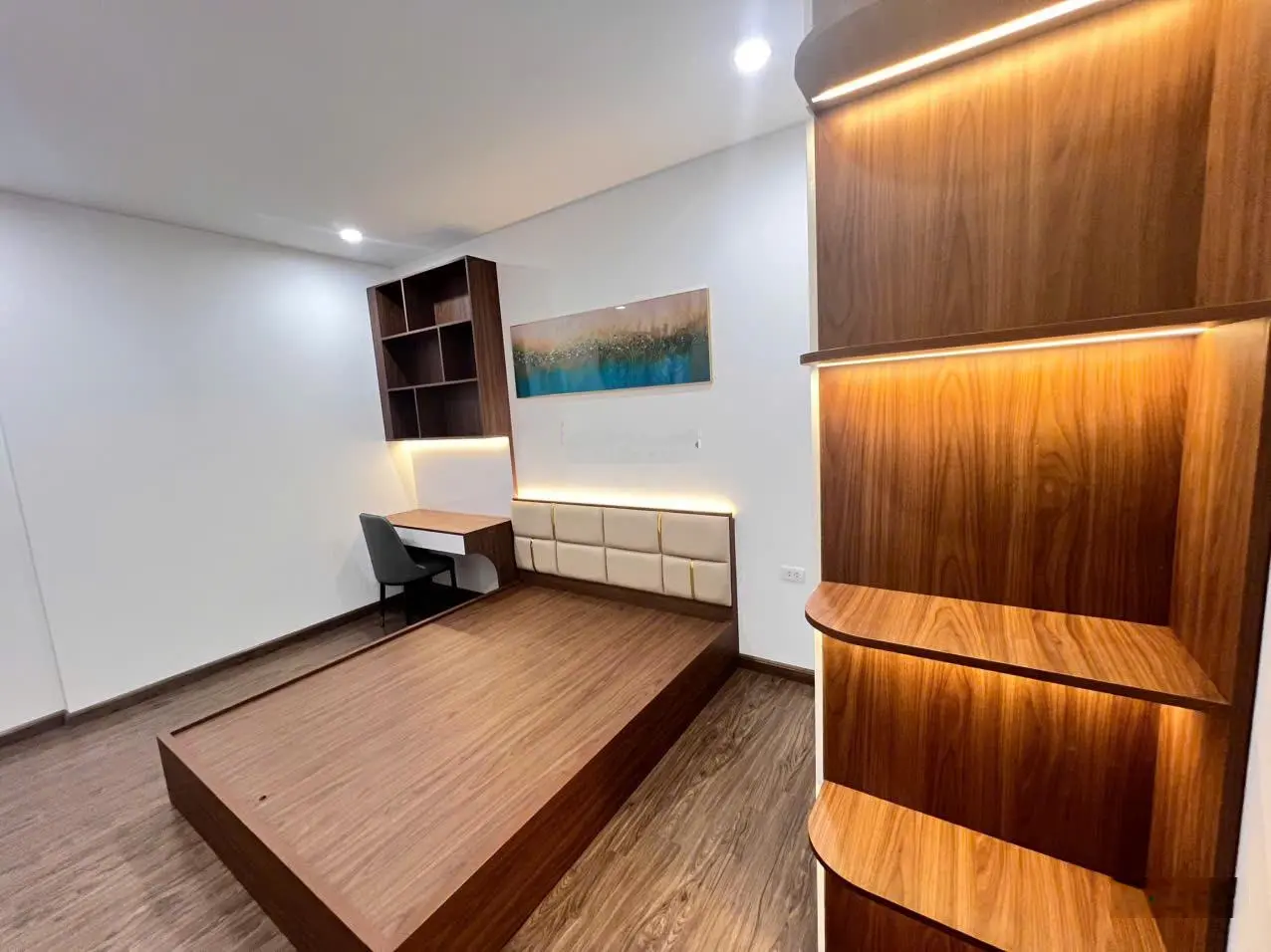 Chính chủ cần bán căn hộ 95m - 3PN - 2WC-Full NT (như hình) Eco LAke View 32 Đại Từ 0989 996 ***