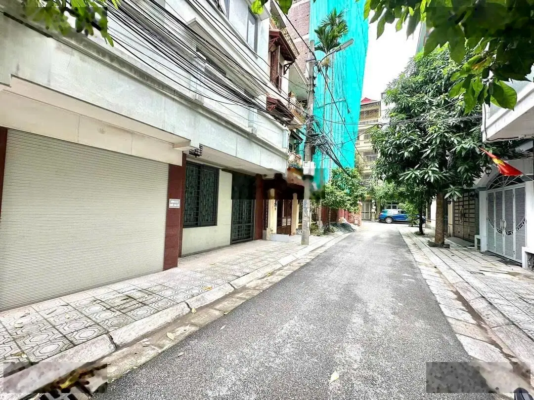Bán nhà Lạc Trung, Hai Bà Trưng. DT 86m2 4tầng mặt tiền 8m. Giá: 29.2 tỷ. LH: 0383 426 ***