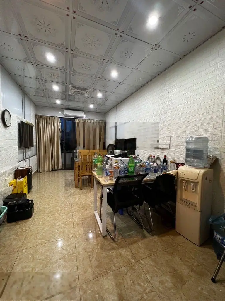 Bán nhà Chùa Láng, Đống Đa, hàng xóm trường ĐH, oto tải đỗ cửa, thang máy, DT 40 m2 giá: 7.8 tỷ TL