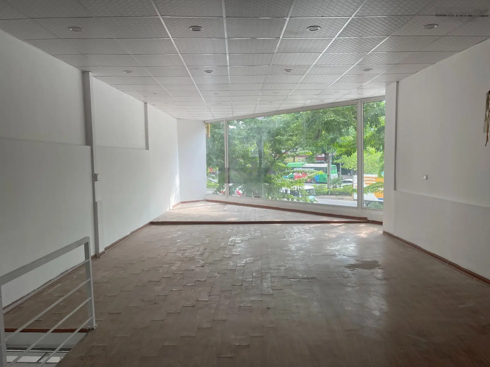 Bán nhà mặt phố Võ Chí Công, mặt tiền rộng gần 8m, vị trí đẹp kinh doanh tốt, xây building đẳng cấp