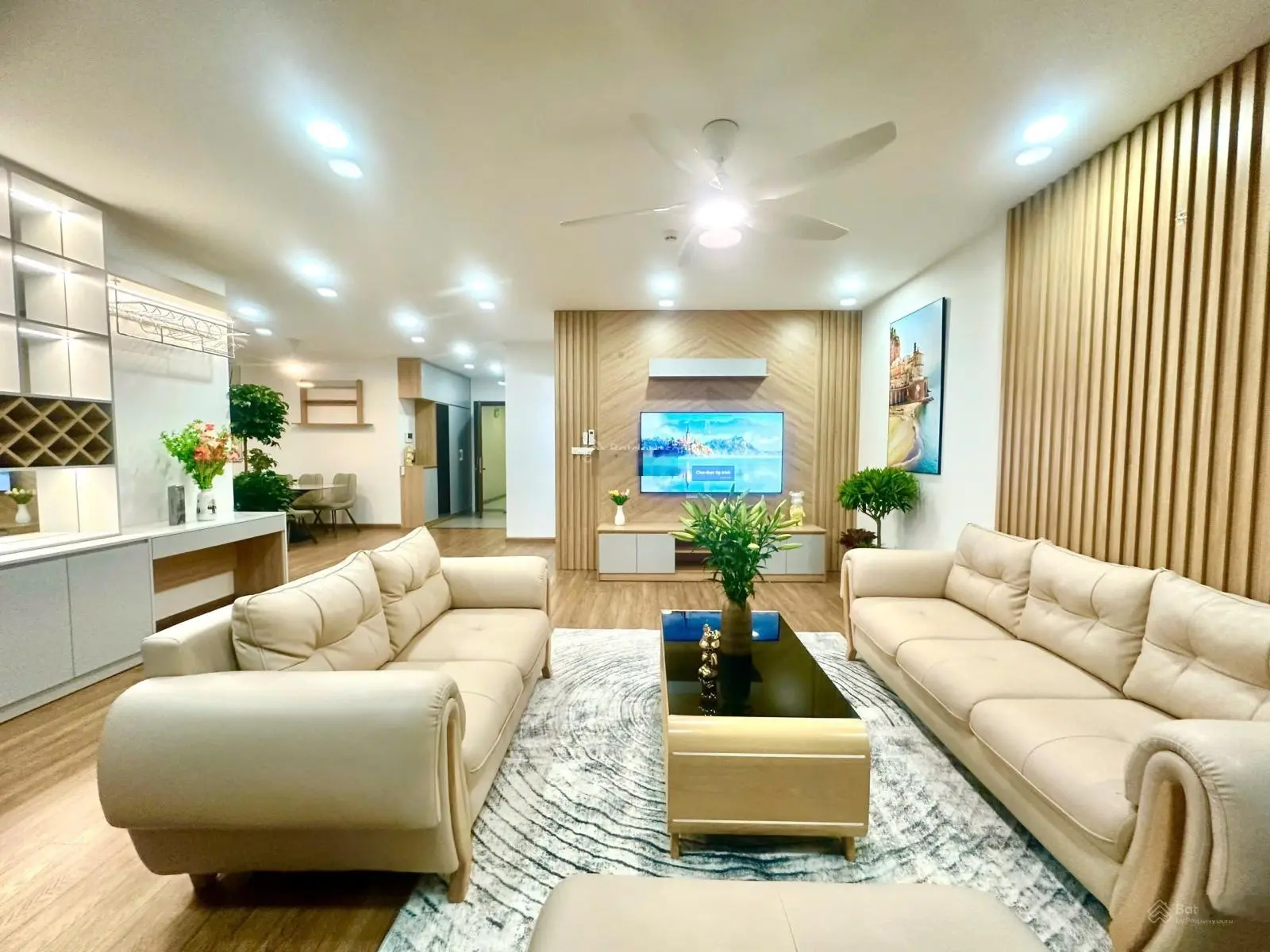 Bán căn hộ gấp tại iris garden mỹ đình , 135m2, 3pn, full nội thất, giá tốt nhất thij trường