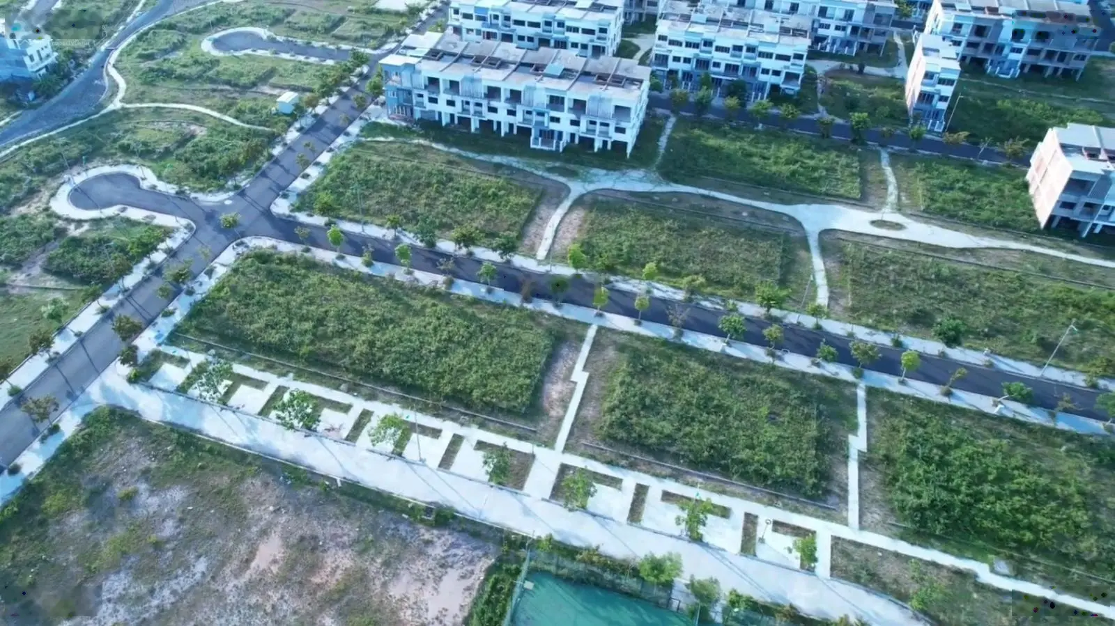 Bán lô 3 mặt tiền - 160m2 - Mặt tiền 8m - Sổ sẵn công chứng ngay