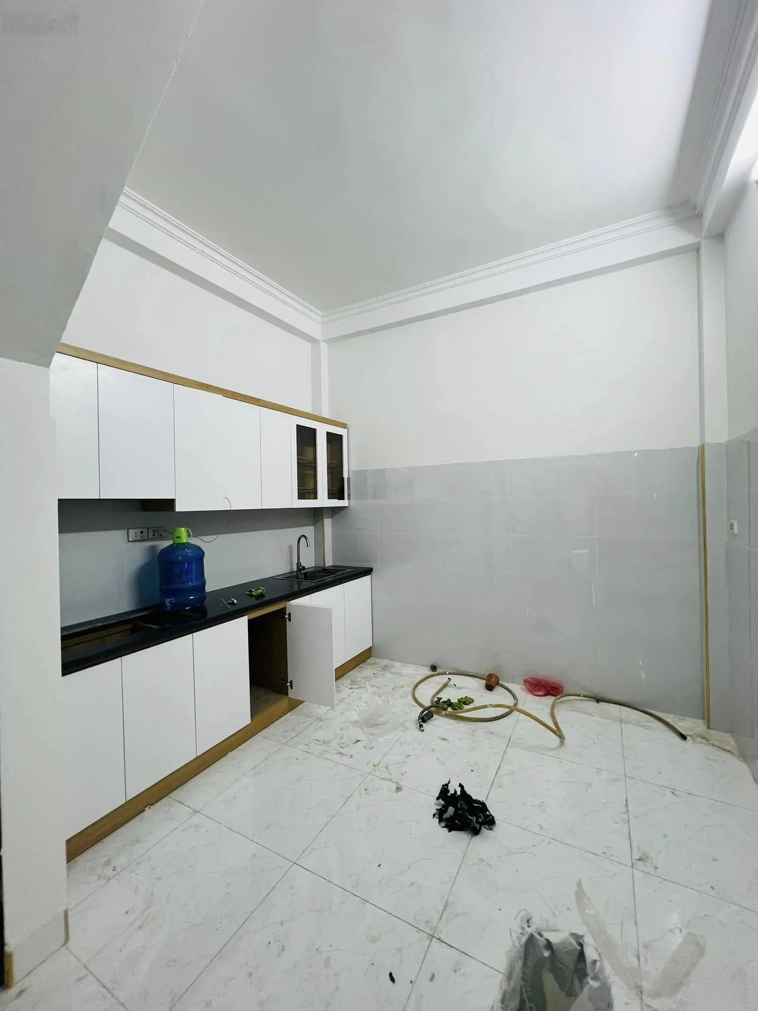 Bán nhà Tứ Liên - phân lô ô tô vào nhà - ở ngay đón tết - 4 tầng đủ công năng giá 9.5 tỷ