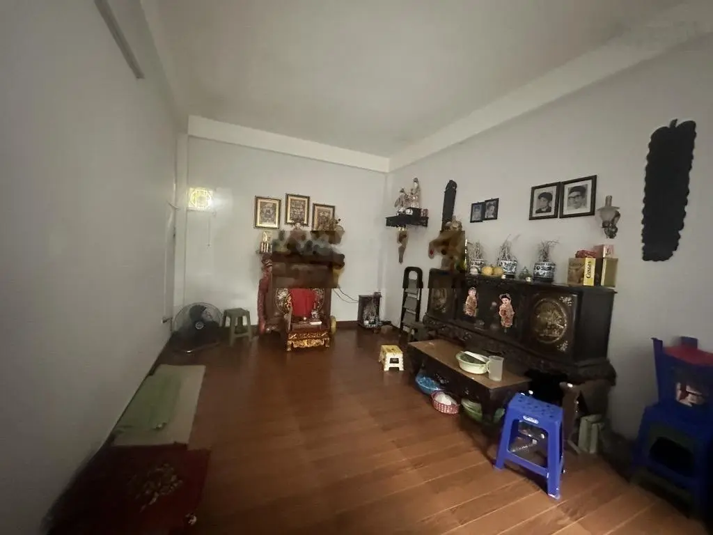 Chính chủ cần bán gấp nhà Ngọc Lâm, Ngọc Thụy, nhà 4 tầng, DT 55m2, MT 4.4m, ô tô tránh
