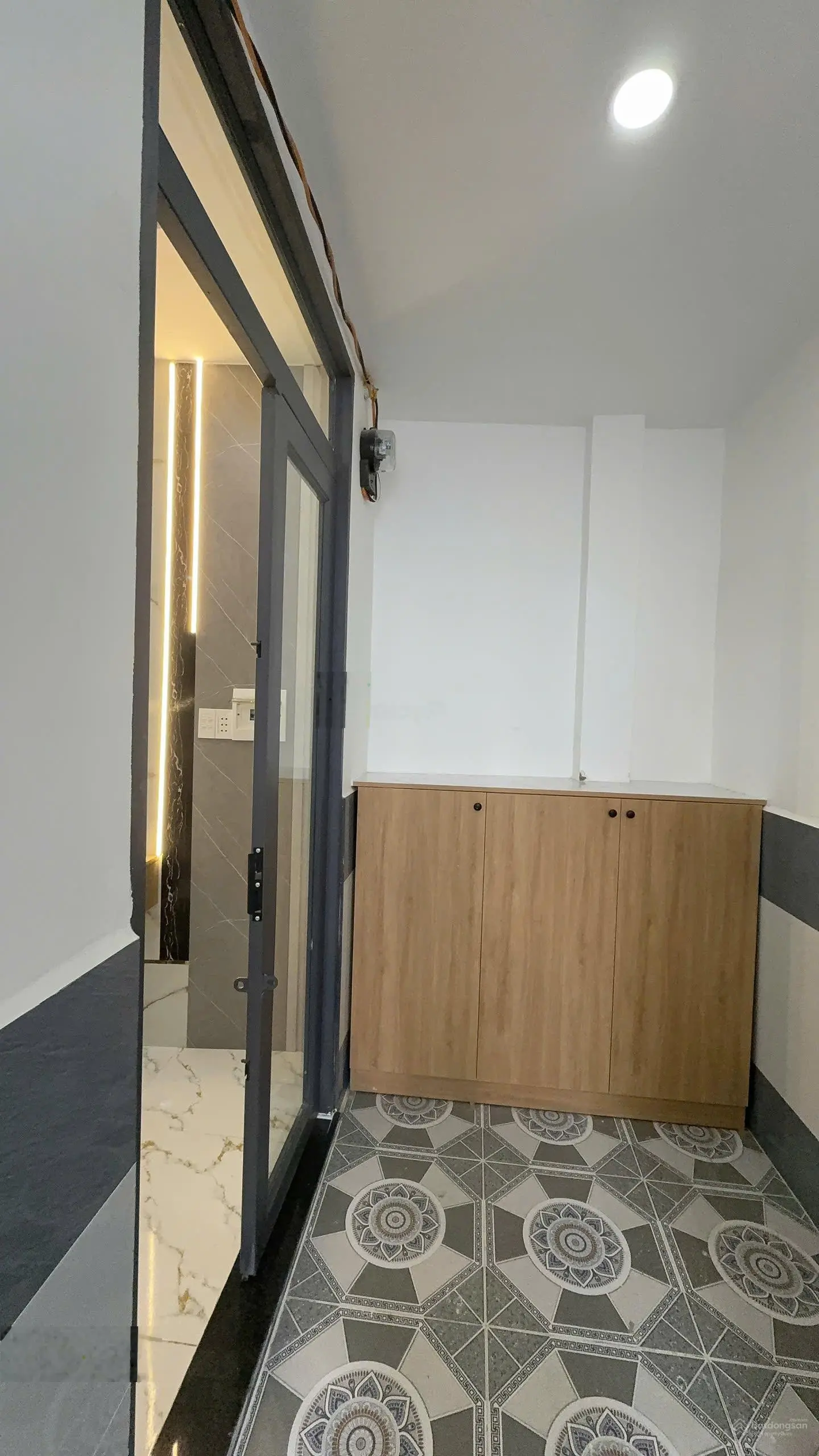 Siêu phẩm mới ra - mua nhà tặng luôn bộ nội thất cao cấp combo có sẵn luôn trong nhà giá bán:650tr