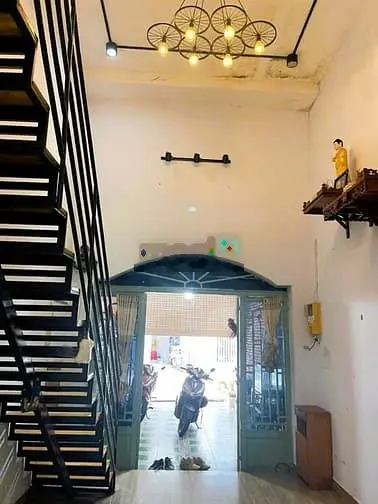 Bán nhà 81m2 có sân để ô tô mặt tiền đường 10 Linh Chiểu