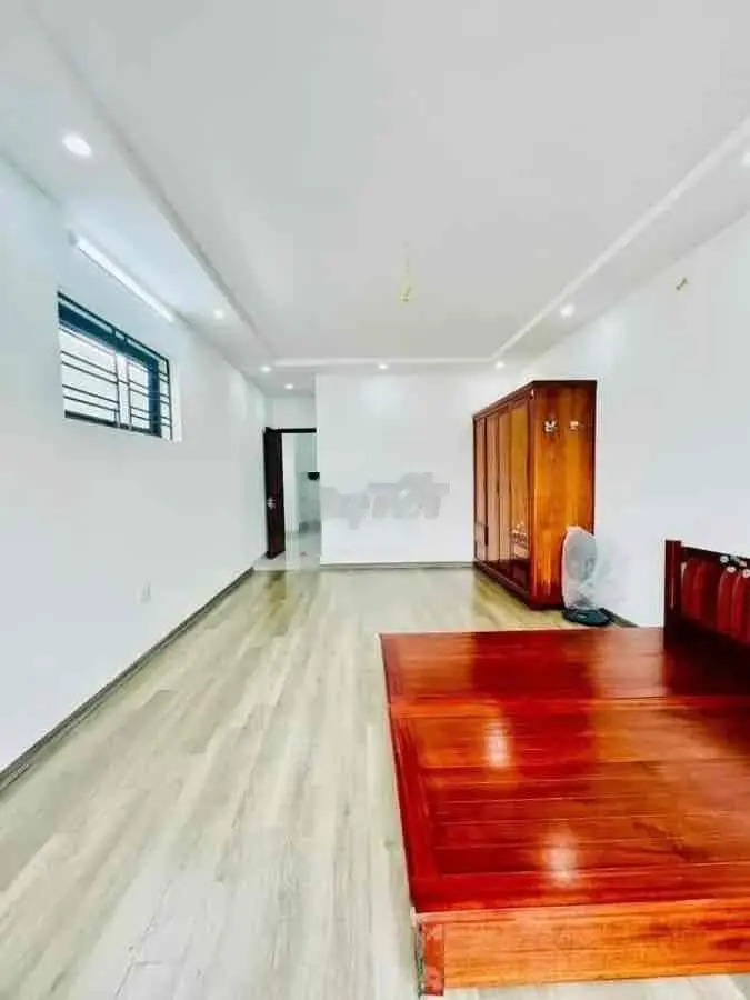 Tôi bán nhà phân lô ô tô tránh phố XÃ ĐÀN Ô CHỢ DỪA vỉa hè 1.5m 5 T