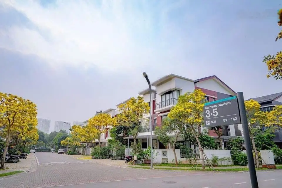 Tôi có 2 căn Gamuda, 1 song lập 191,4 m2 và 1 đơn lập 400m2 (góc) cần bán. Liên hệ: 0822335666