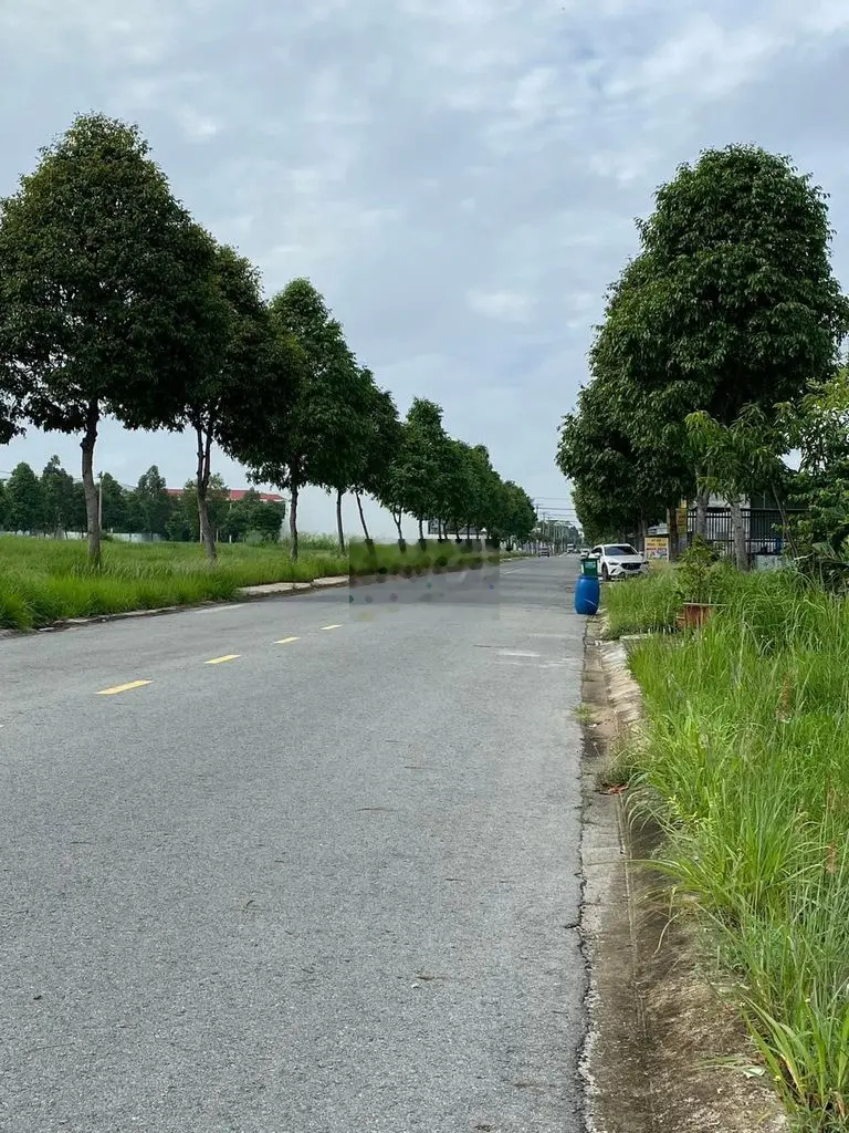 Chủ kẹt tiền cần bán lô đất, mt D11 TTHC Bàu Bàng, giá ngộp lắm rồi.