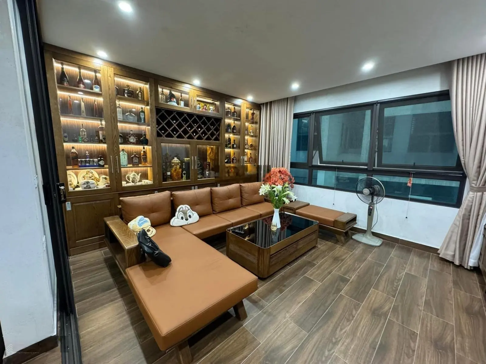 Lô góc , 1 nhà ra mặt phố lớn Cầu Giấy , 90m2x5 tầng , mt7m trước nhà ô tô , kinh doanh chỉ 25 tỷ.