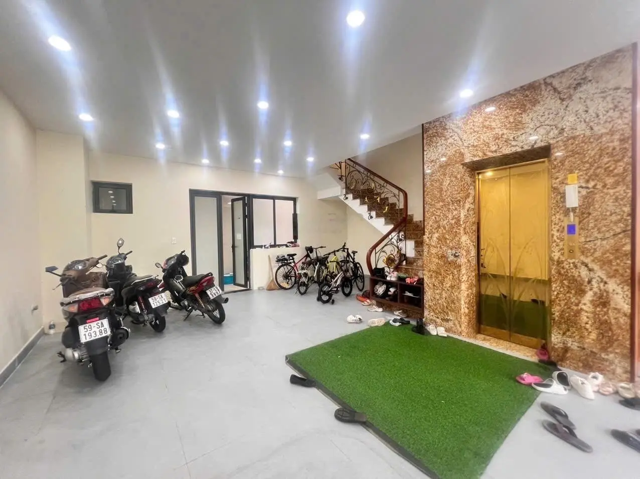 Nhà 5 tầng lô góc 2 mặt tiền kinh doanh KĐT Vạn Phúc CiTy, 147m2, ngang 7m, giá chỉ 36 tỷ TL.
