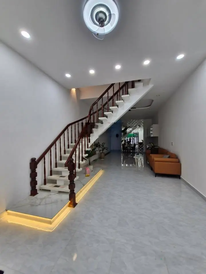Nhà đẹp 2 tầng 90m2 - đường hẻm hồ bá phấn phước long a quận 9 - 5tỷ7 thương lượng