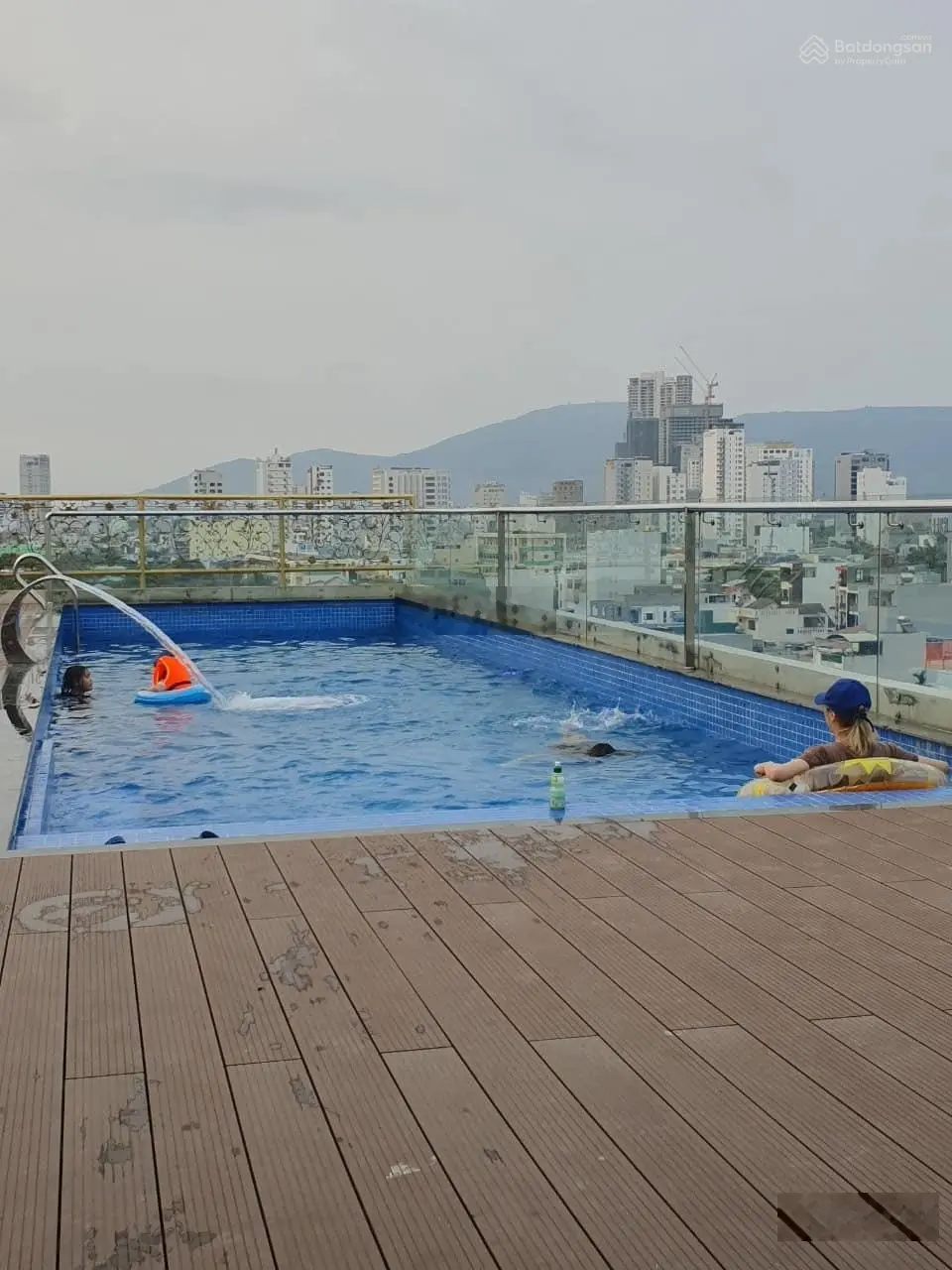 Bán tòa khách sạn mặt tiền Nguyễn Văn Thoại, DT 239m2, gồm 8 tầng nhìn ra biển Mỹ Khê, giá 65 tỷ TL
