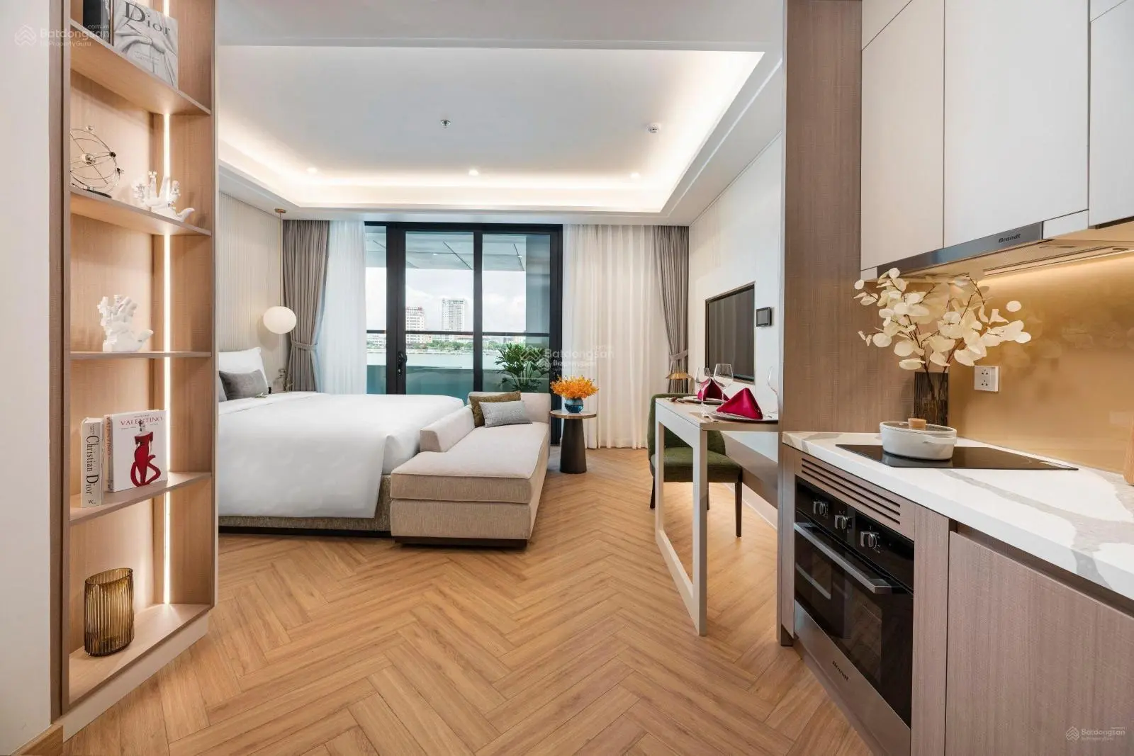 Ms Tuyết - Bán căn hộ cao cấp 2 phòng ngủ - giá 7.053 tỷ DT 70,8m2 - tặng 5 chỉ vàng 1% booking sớm