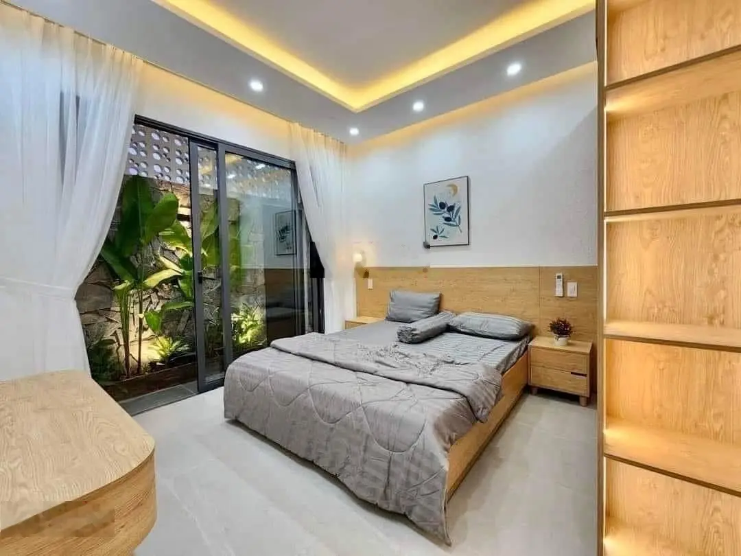 Hot! Bán gấp nhà đường Nguyễn Trọng Tuyển - Tân Bình. DT 42m2